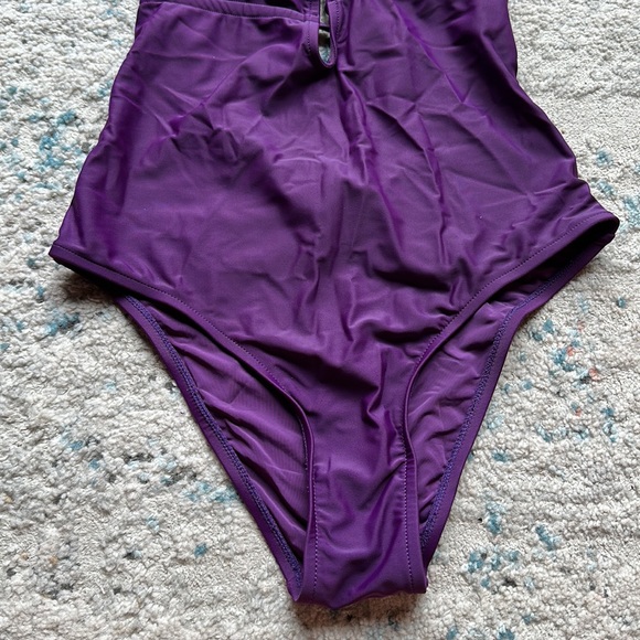 Corpo Bonito Swimsuit Size Medium - Picture 2 of 9